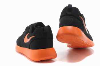 roshe run noire et rose